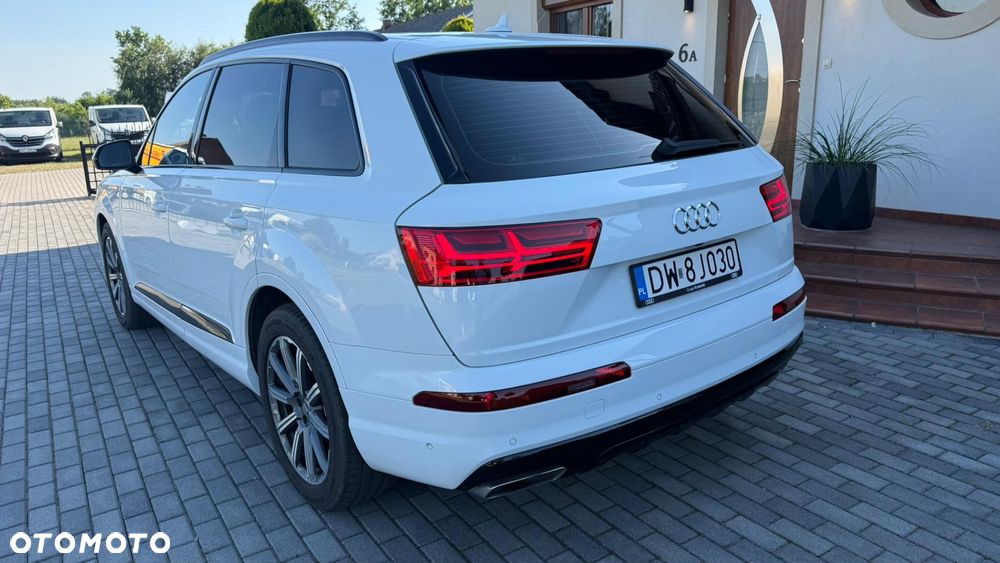 Audi Q7 - 1