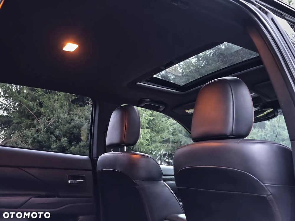 Mitsubishi Outlander 2.4 4WD CVT Intense - 21