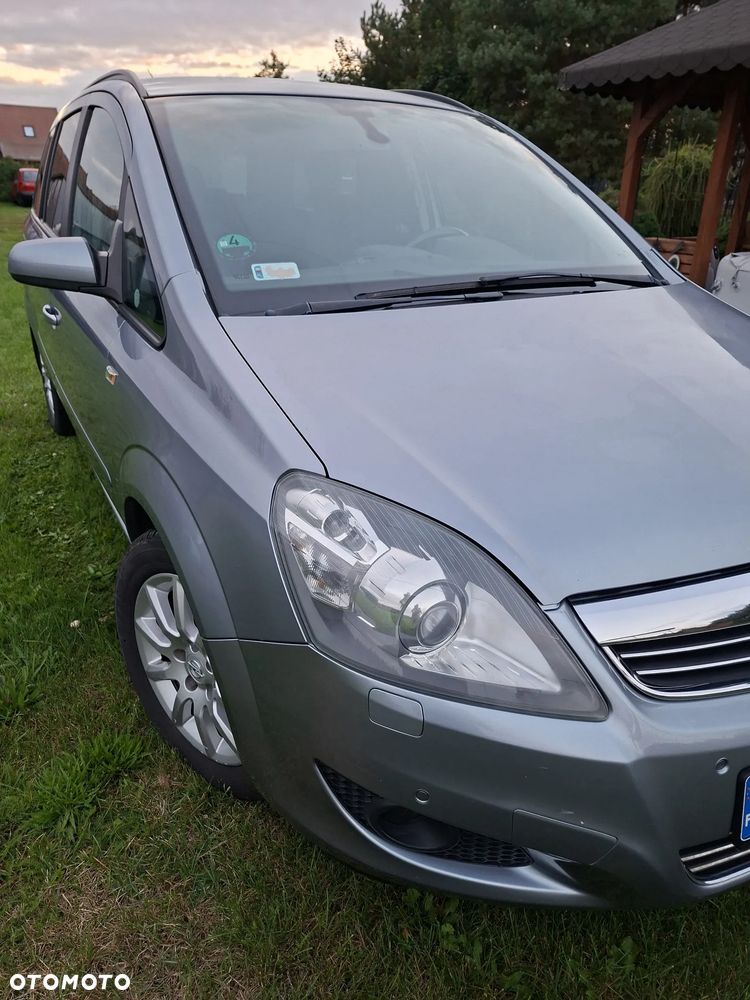 Opel Zafira 2008 photo 2