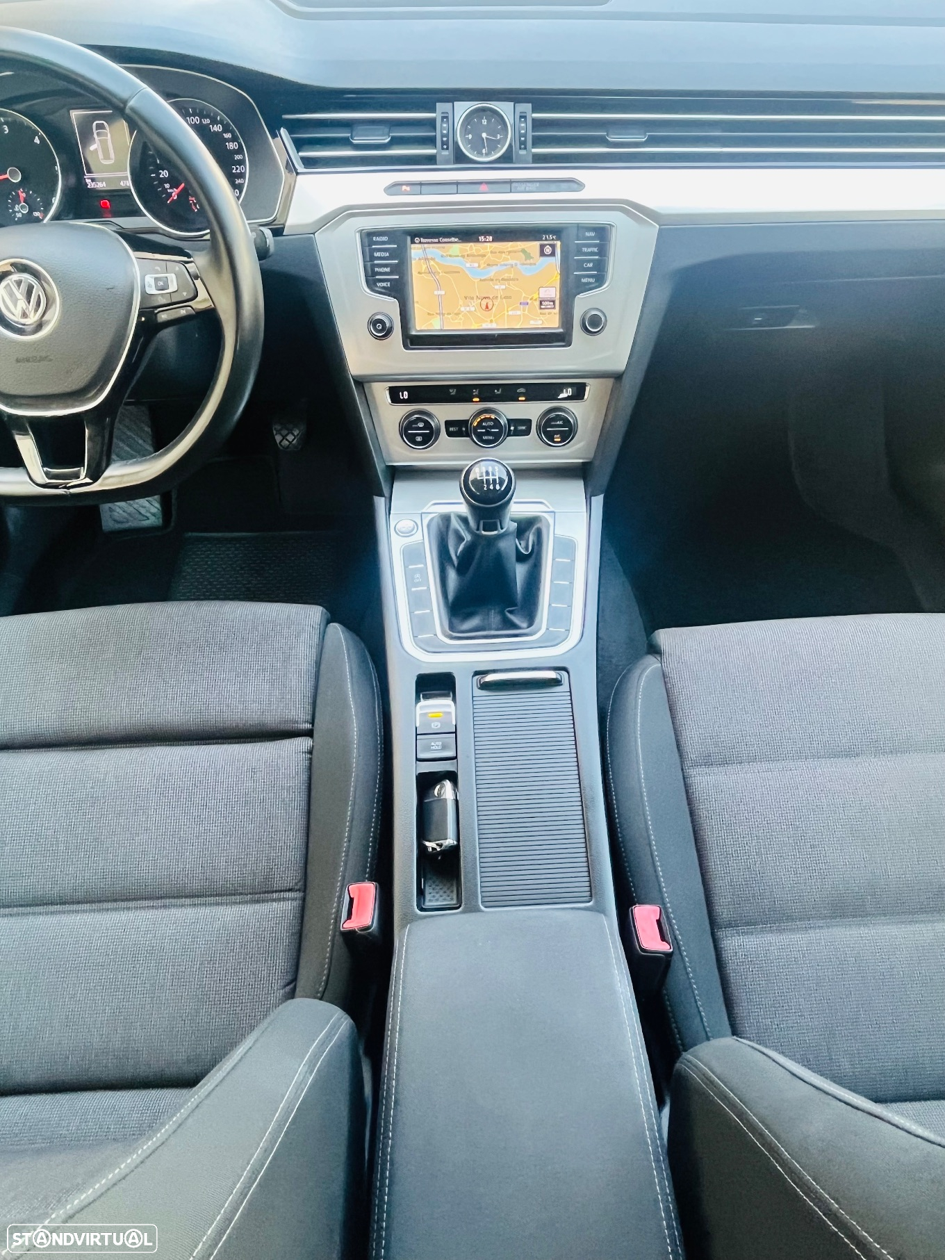 VW Passat Variant 2.0 TDi Confortline - 34