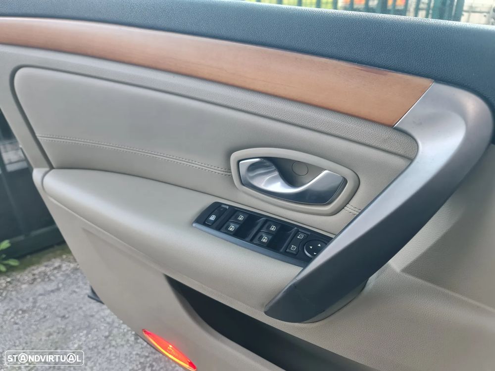 Renault Laguna 2.0 dCi Initiale Aut. - 23