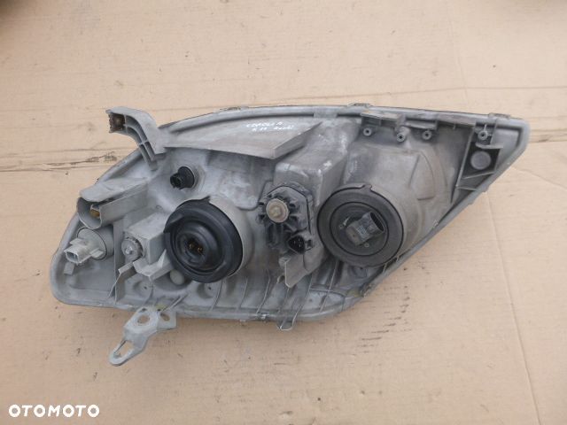 LAMPA PRAWY PRZÓD PRAWA PRZEDNIA TOYOTA COROLLA E12 01- - 12