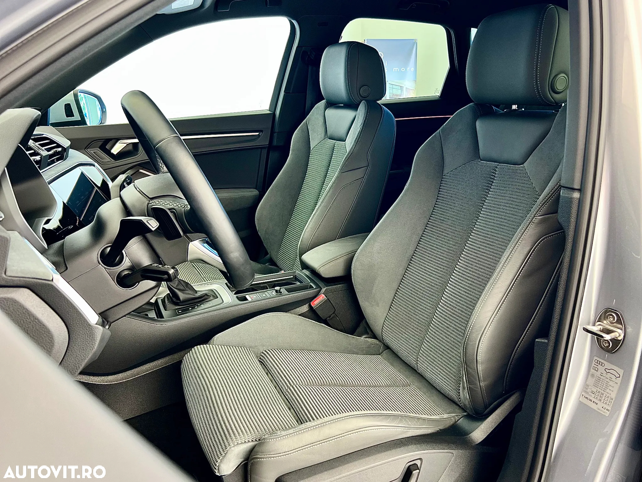 Audi Q3 2.0 35 TDI S tronic Advanced - 12