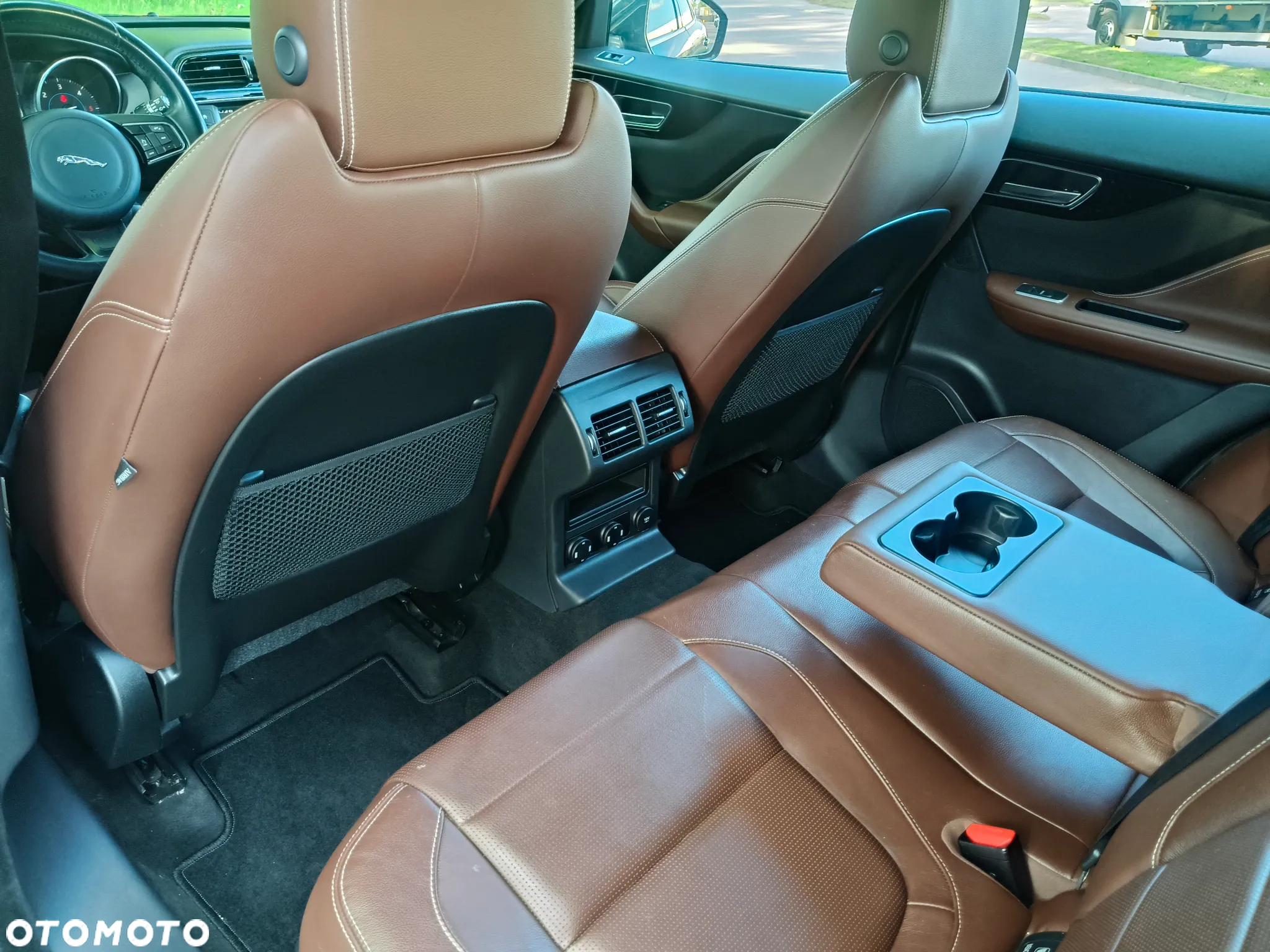 Jaguar F-Pace 2.0 i4D AWD Prestige - 40