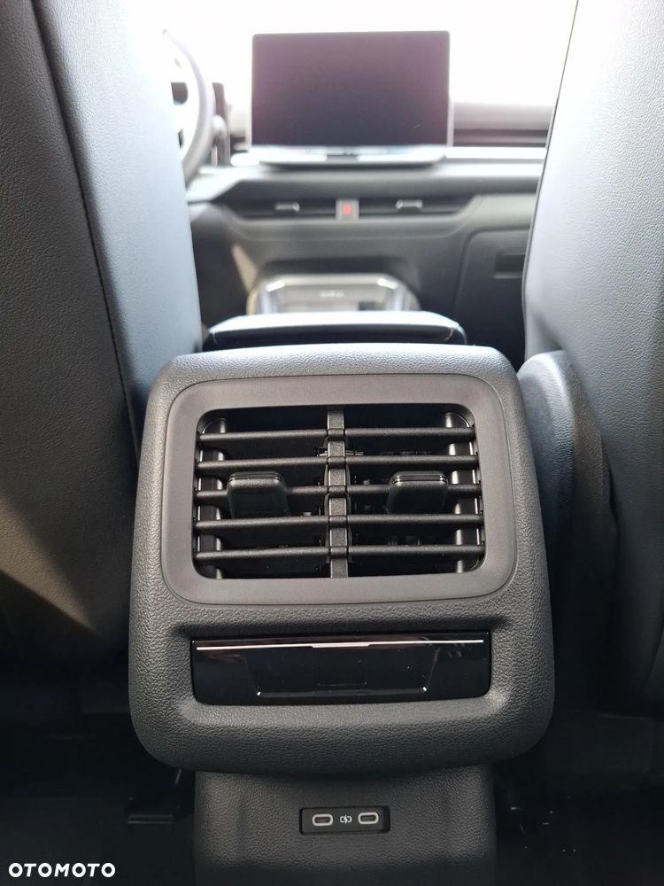 Volkswagen T-Roc - 18