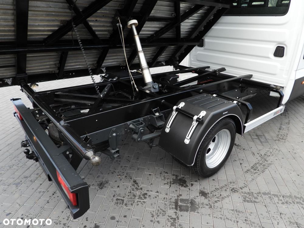 Iveco DAILY 50C16 WYWROTKA TROJSTRONNA PODWÓJNA KABINA DOKA 6 MIEJSC TEMPOMAT PNEUMATYKA BLIŹNIACZE KOŁA KLIMATYZACJA  160KM - 24