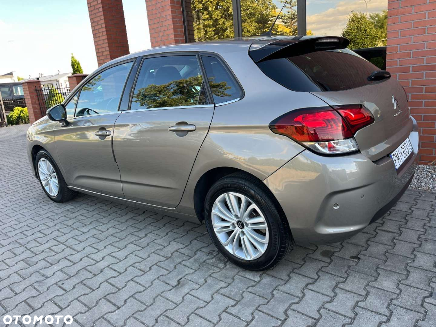 Citroën C4 PureTech 130 Stop&Start PLUS - 3