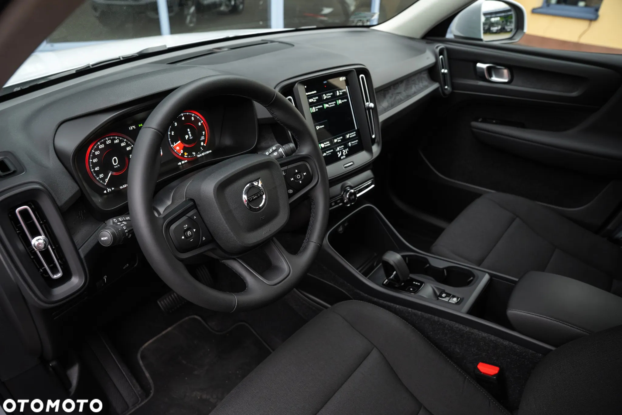 Volvo XC 40 T3 Momentum Core - 16