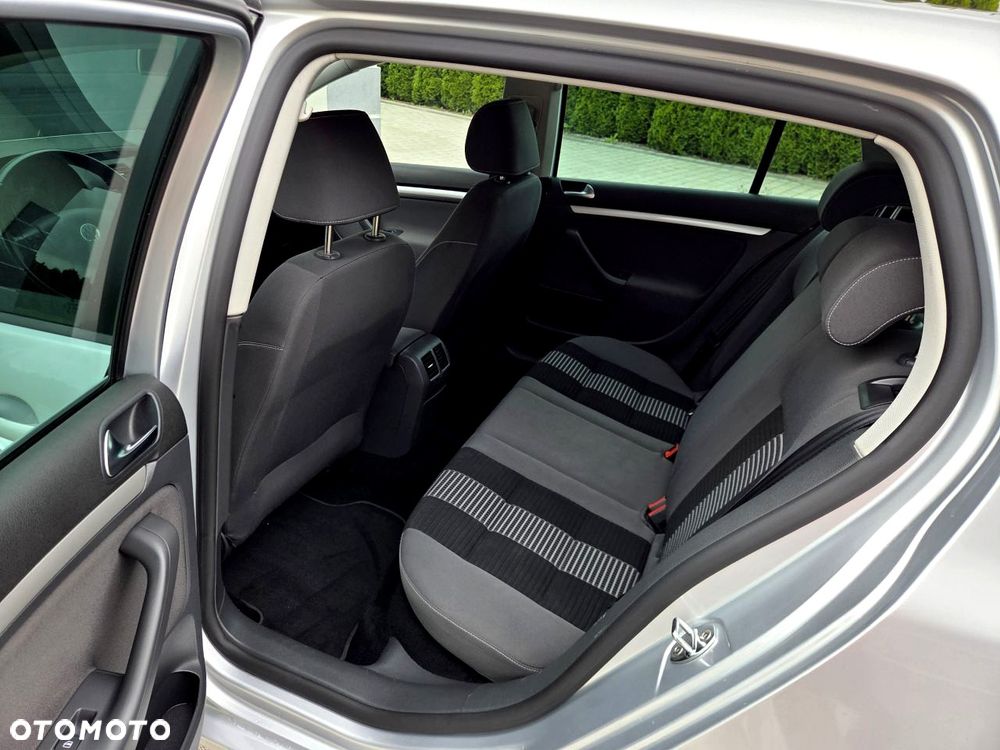Volkswagen Golf - 20