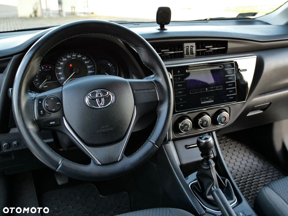 Toyota Corolla - 26