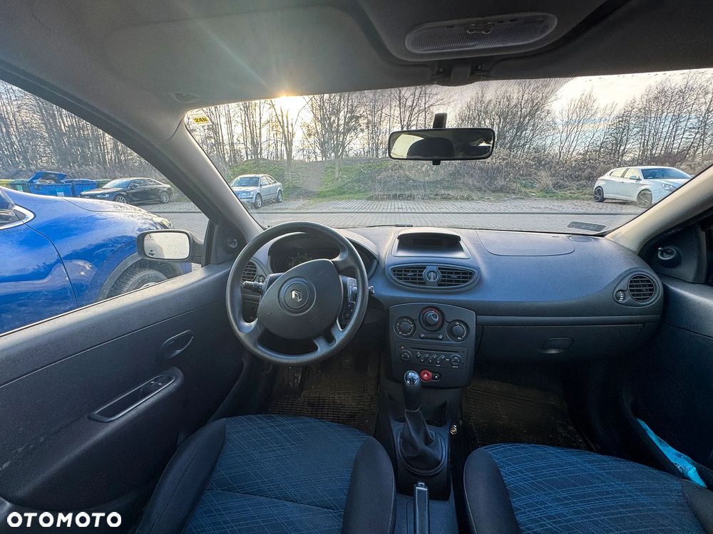 Renault Clio 1.2 16V Authentique - 23