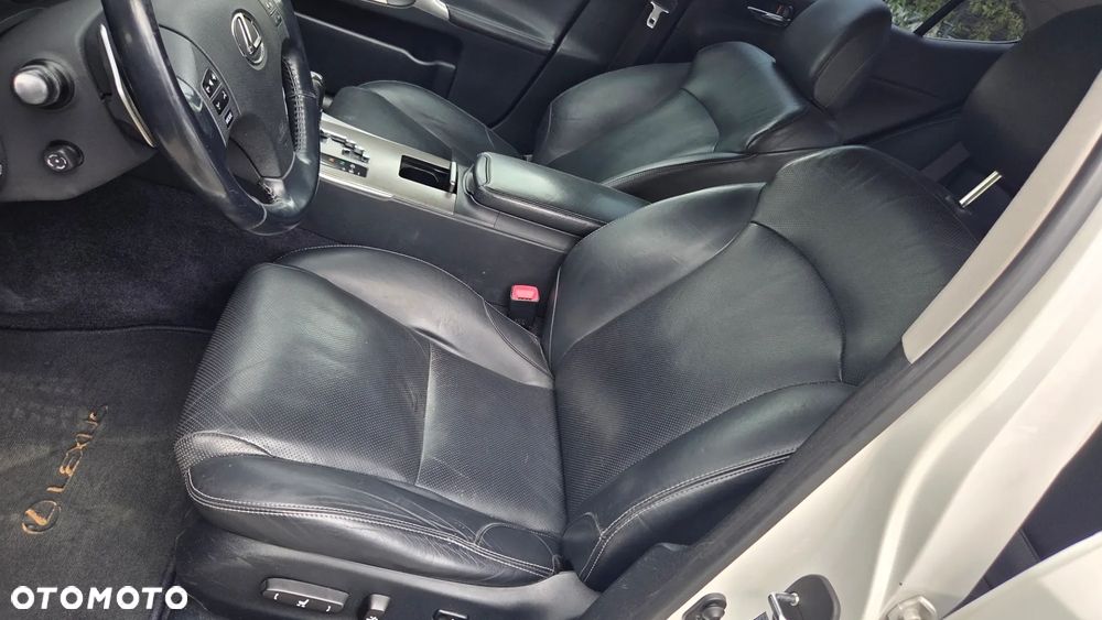 Lexus IS 250 Sport - 11