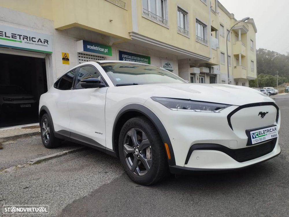 Ford Mustang Mach-E - 23