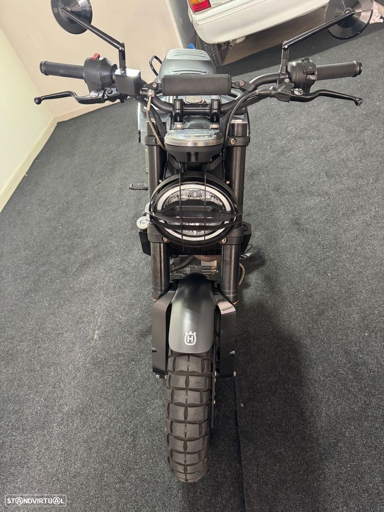 Husqvarna Vitpilen 401 - 14