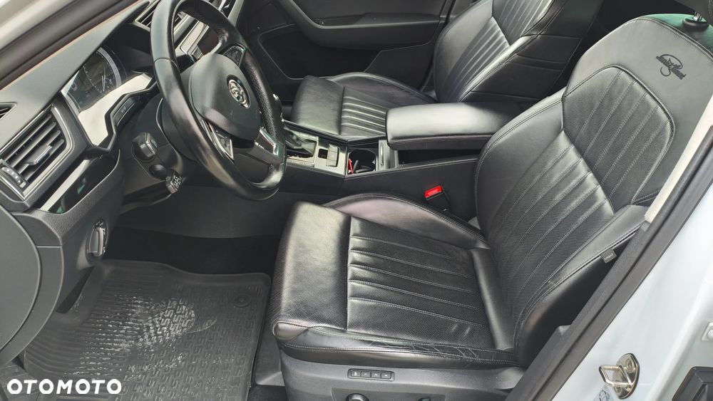 Skoda Superb 2.0 TDI L&K DSG - 33