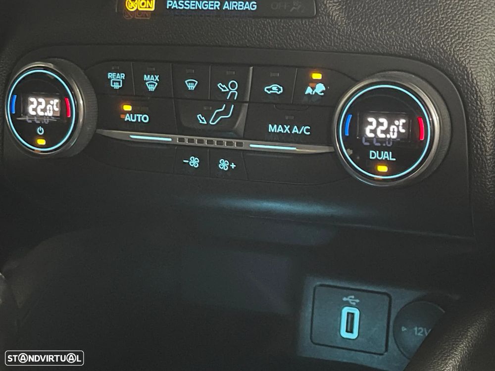 Ford Focus 1.0 EcoBoost MHEV ST-Line - 34