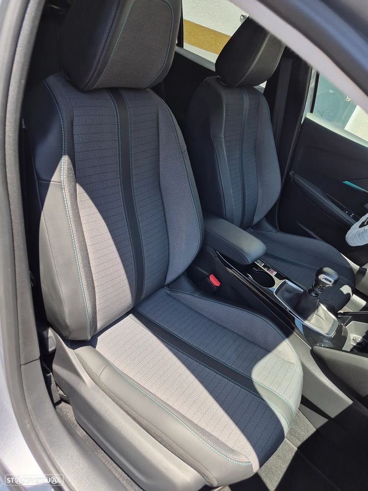 Peugeot 208 1.2 PureTech Allure - 28