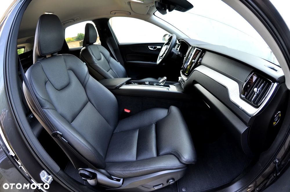 Volvo XC 60 B4 D AWD Geartronic Inscription - 24