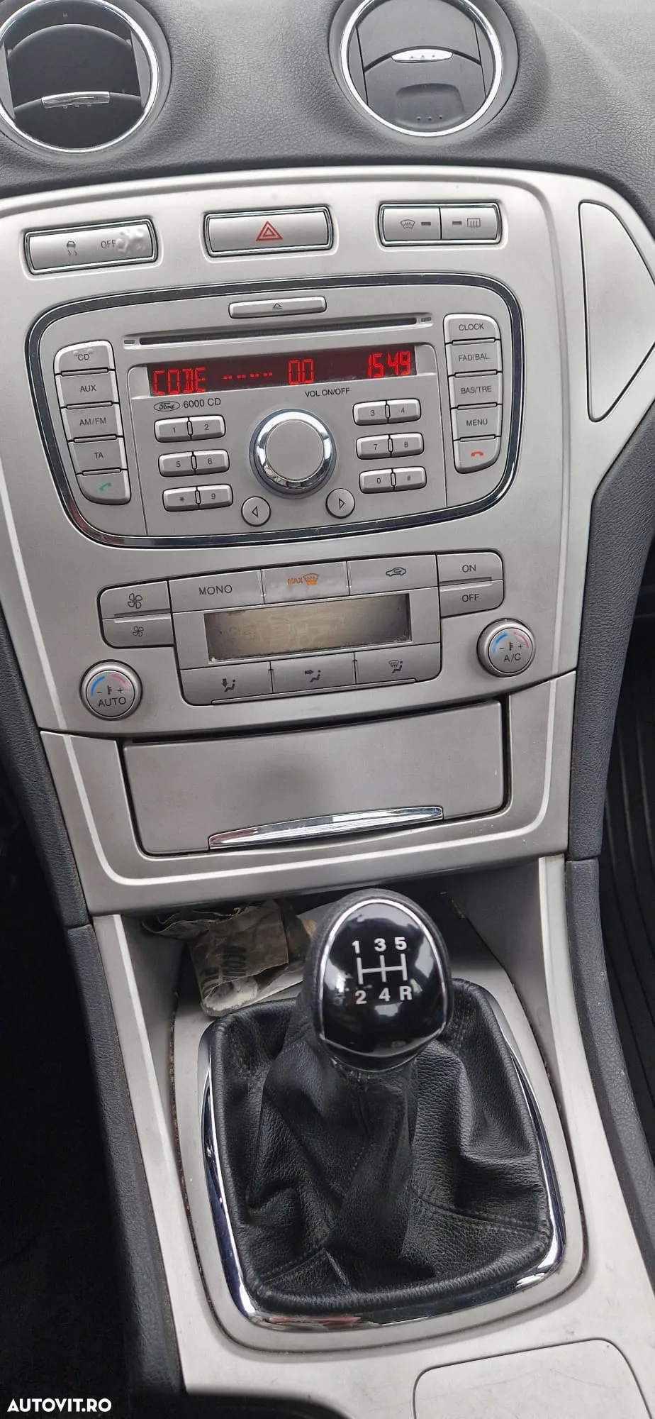 Ford Mondeo 2.0 PFi Ghia - 5