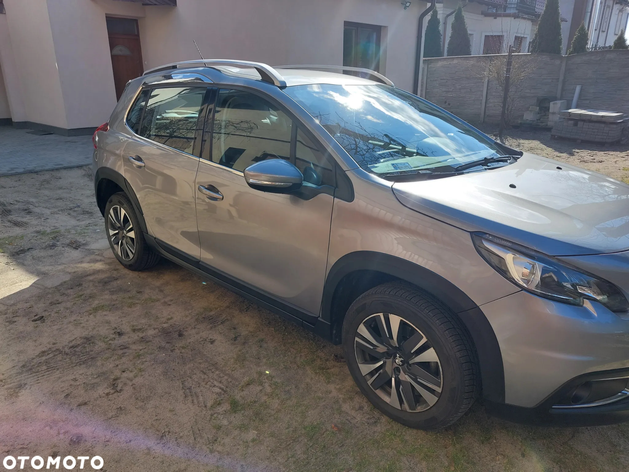 Peugeot 2008 - 9