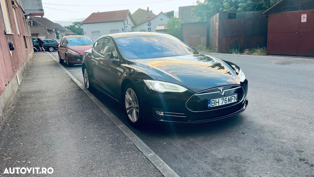 Tesla Model S Performance - 7
