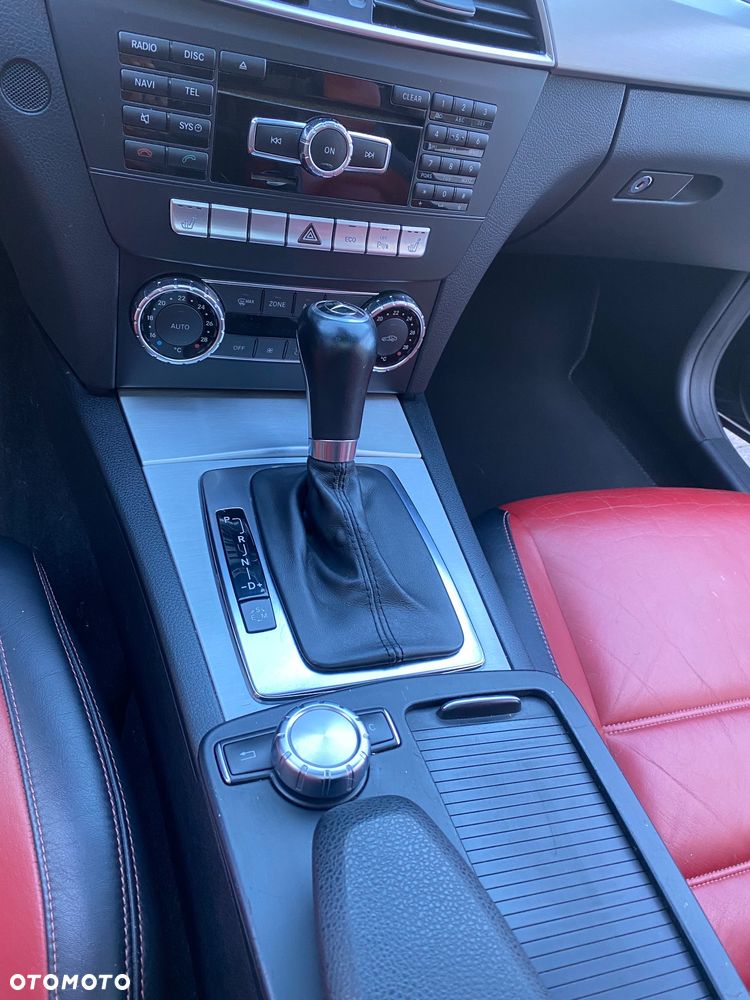 Mercedes-Benz Klasa C 250 CGI BlueEff Sport - 21