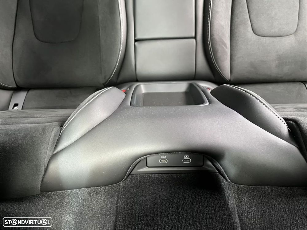 Porsche Taycan Sport Turismo - 22