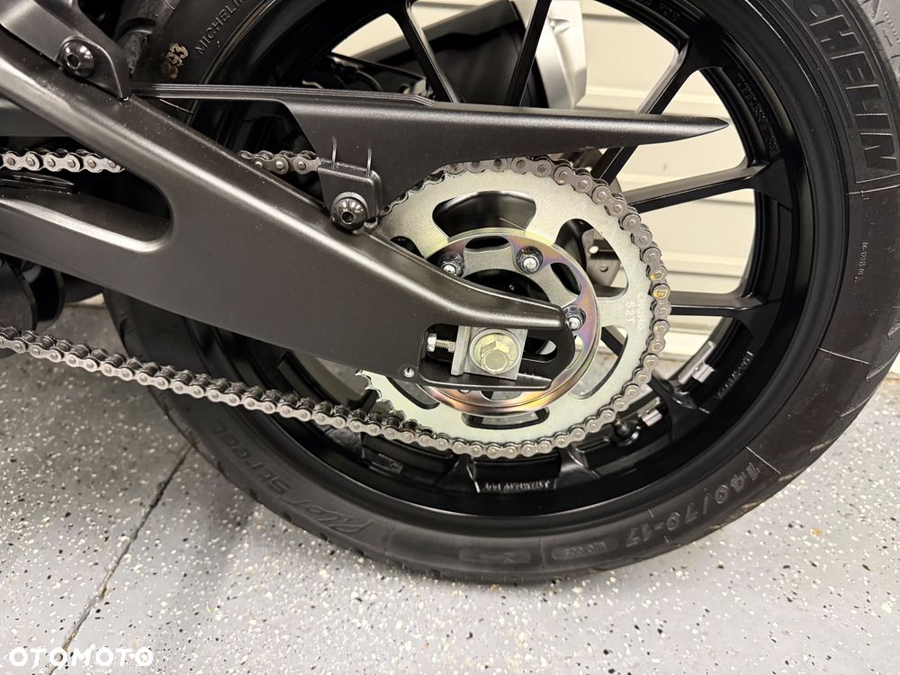 Yamaha MT - 15