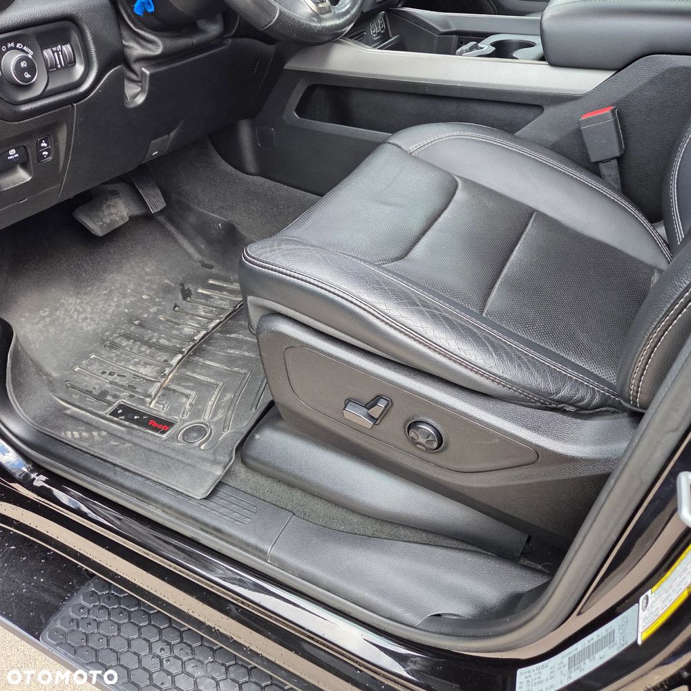 RAM 1500 Crew Cab Sport - 8