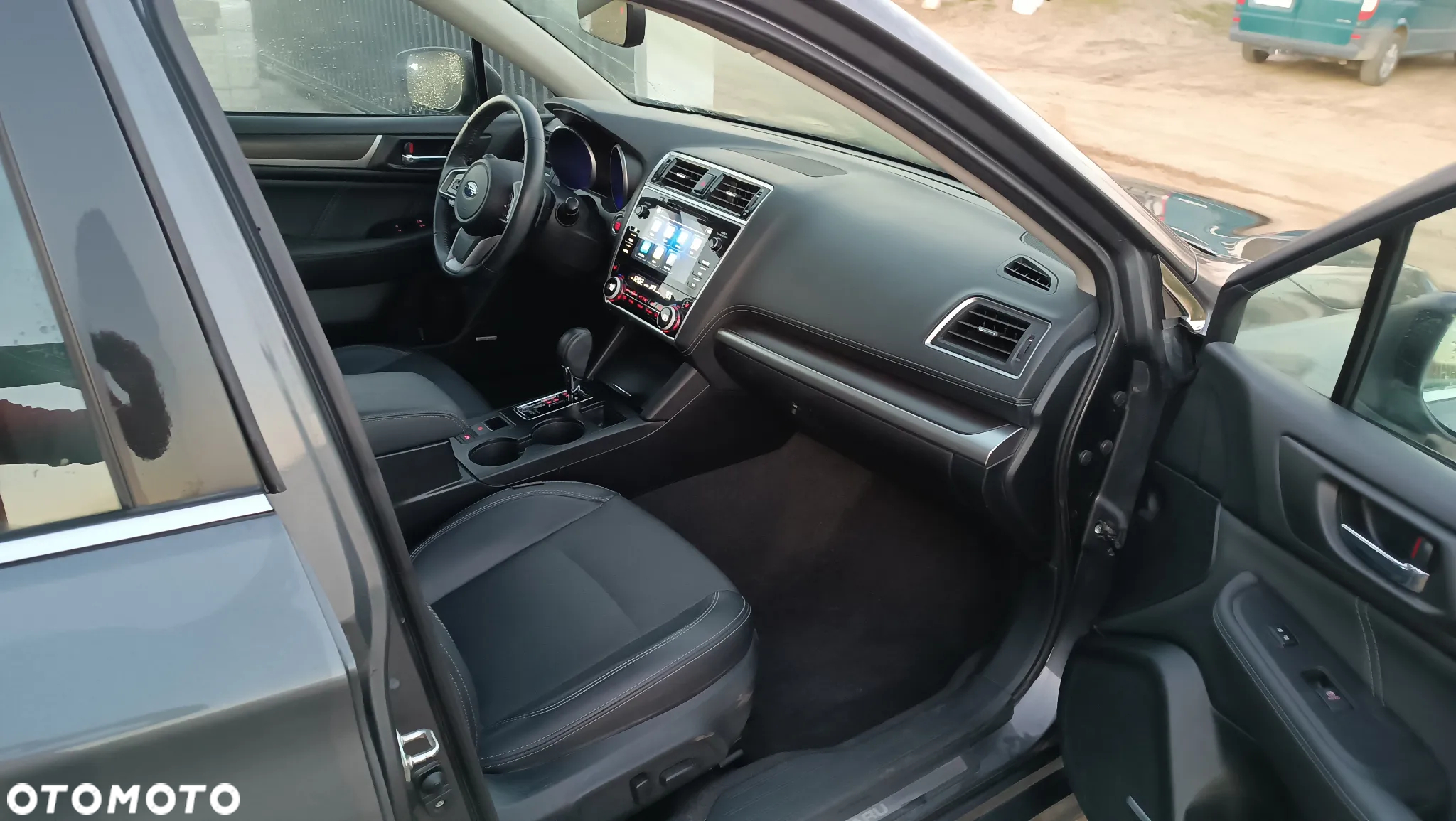 Subaru Legacy - 11