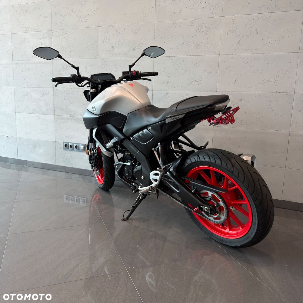 Yamaha MT - 9