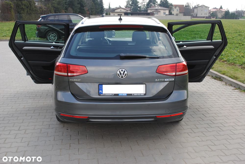 Volkswagen Passat - 31