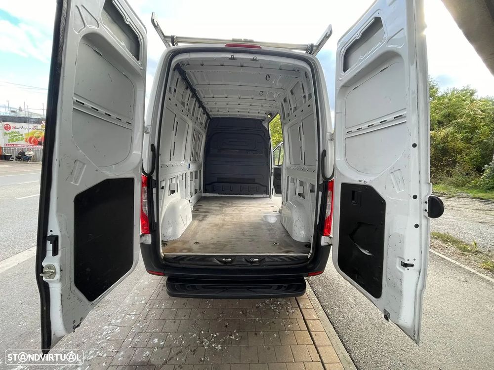Mercedes-Benz Sprinter - 5