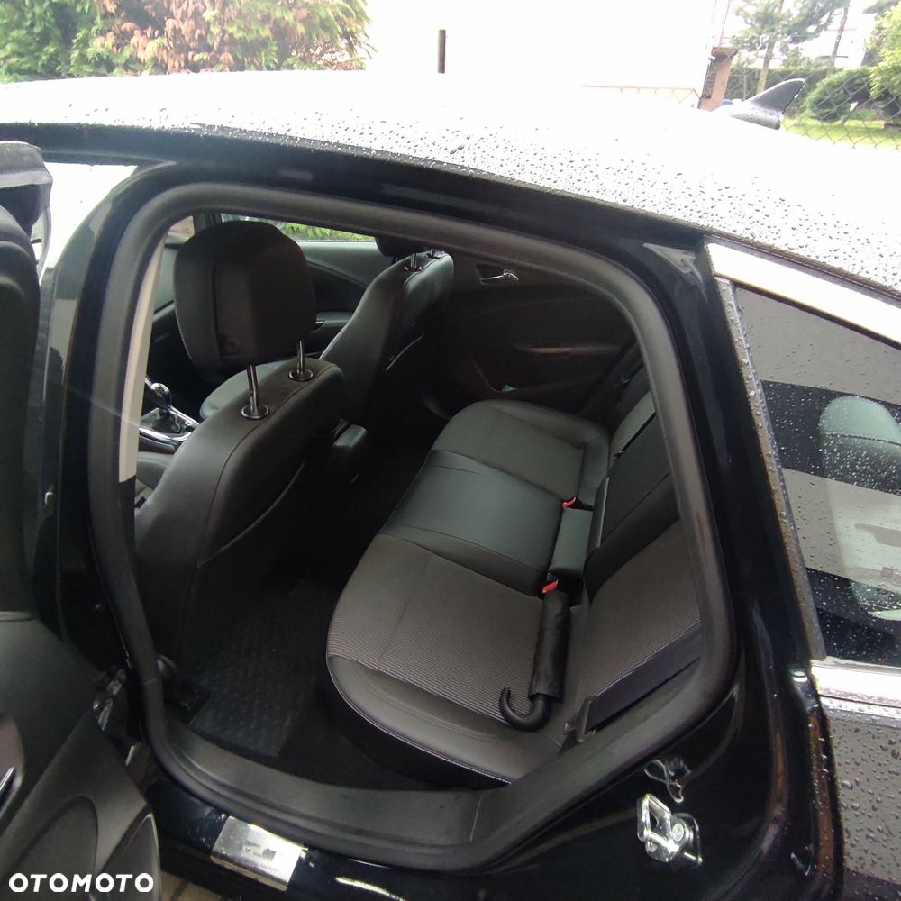 Opel Astra 1.4 T Executive - 8