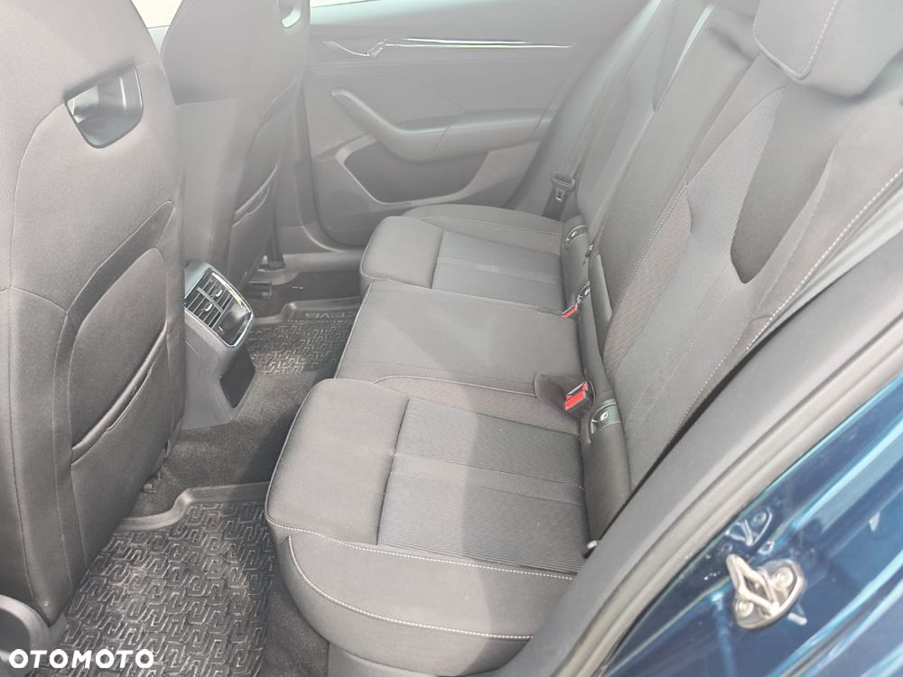 Skoda Octavia 2.0 TDI DSG First Edition - 12