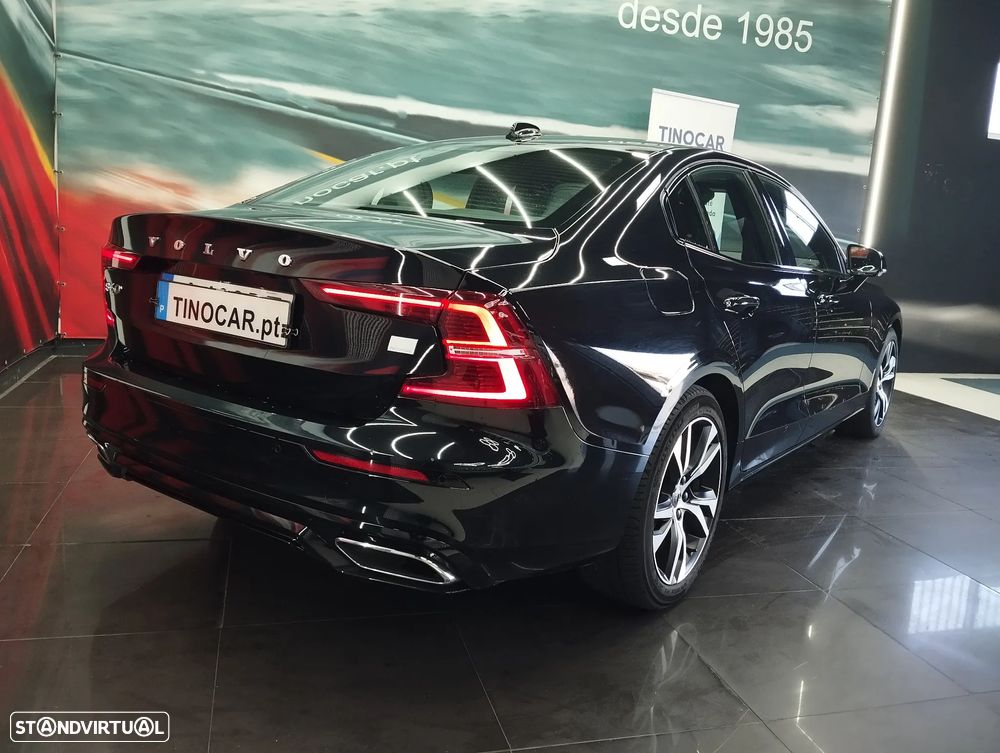 Volvo S60 2.0 T8 PHEV R-Design AWD - 5