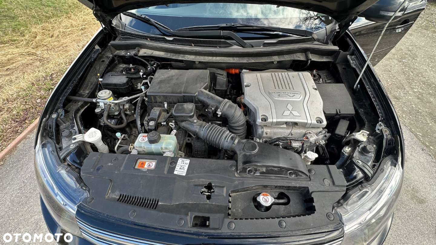 Mitsubishi Outlander - 25