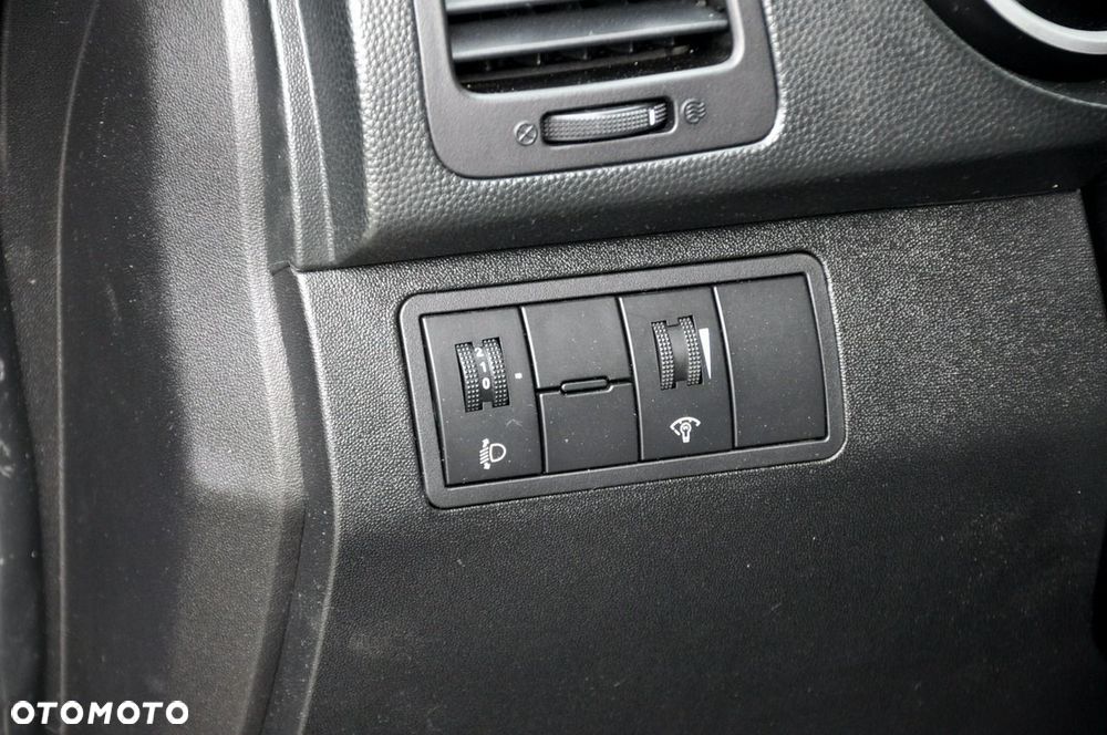 Kia Venga - 35