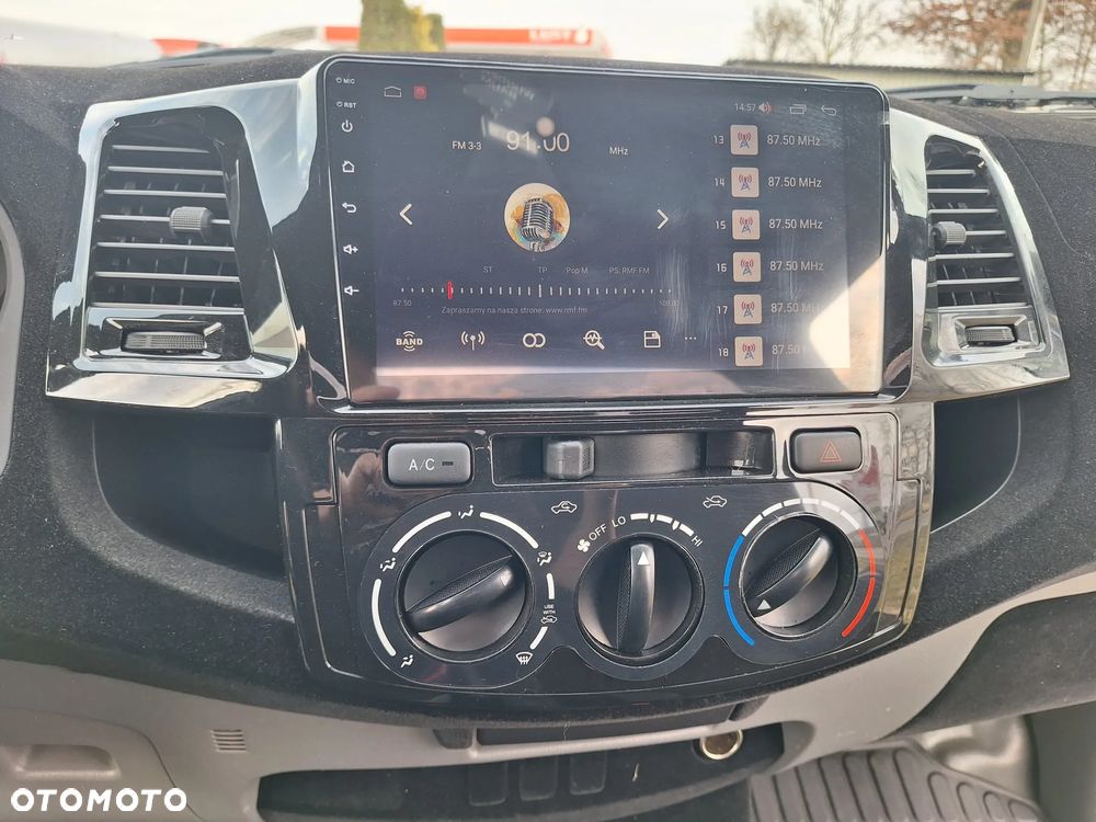 Toyota Hilux 2.5 D-4D DLX - 15