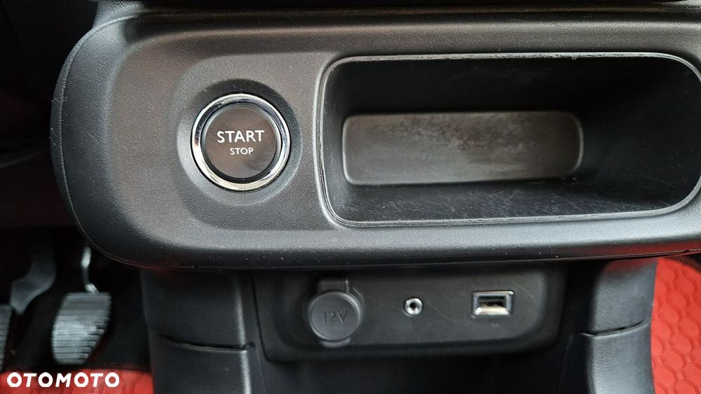 Citroën C3 1.2 PureTech GPF Shine - 23