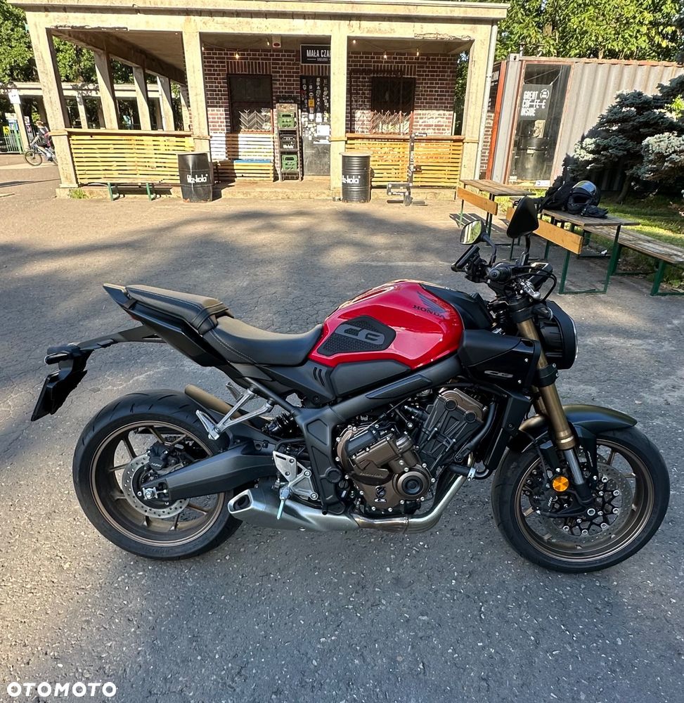 Honda CB - 1