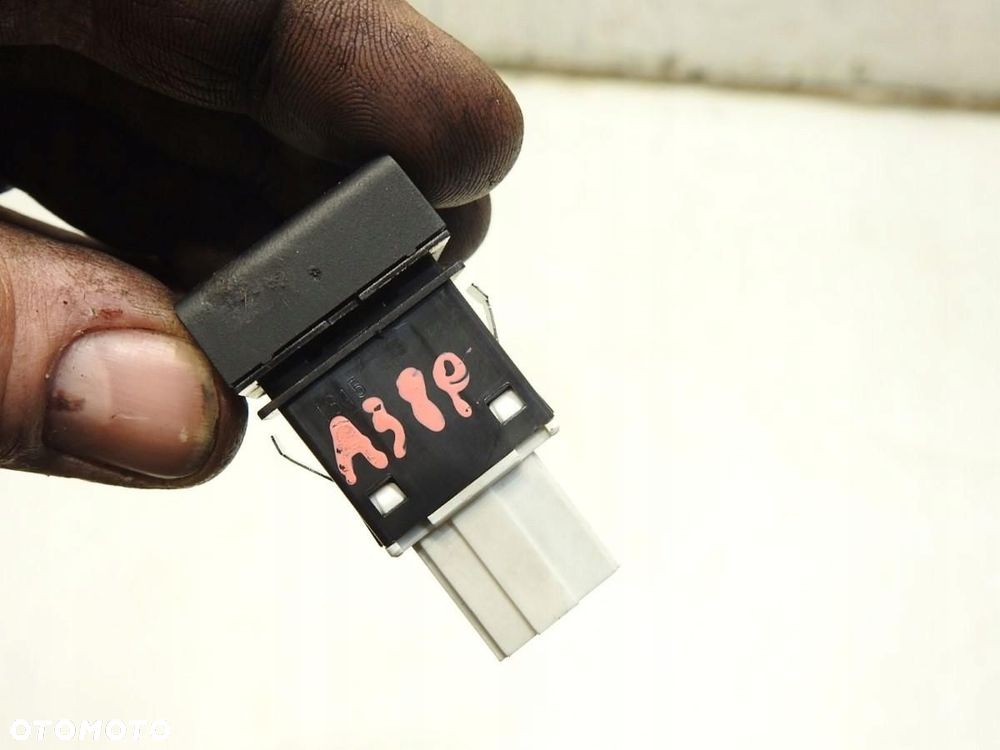 PRZYCISK ESP OFF AUDI A3 8P 8P0927134C 9751262 - 2