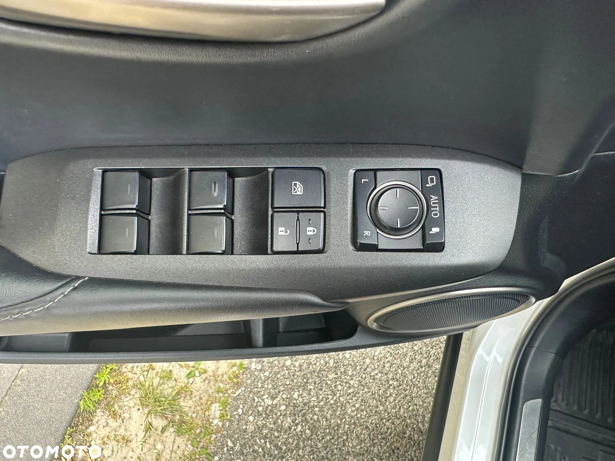 Lexus NX 300h - 16