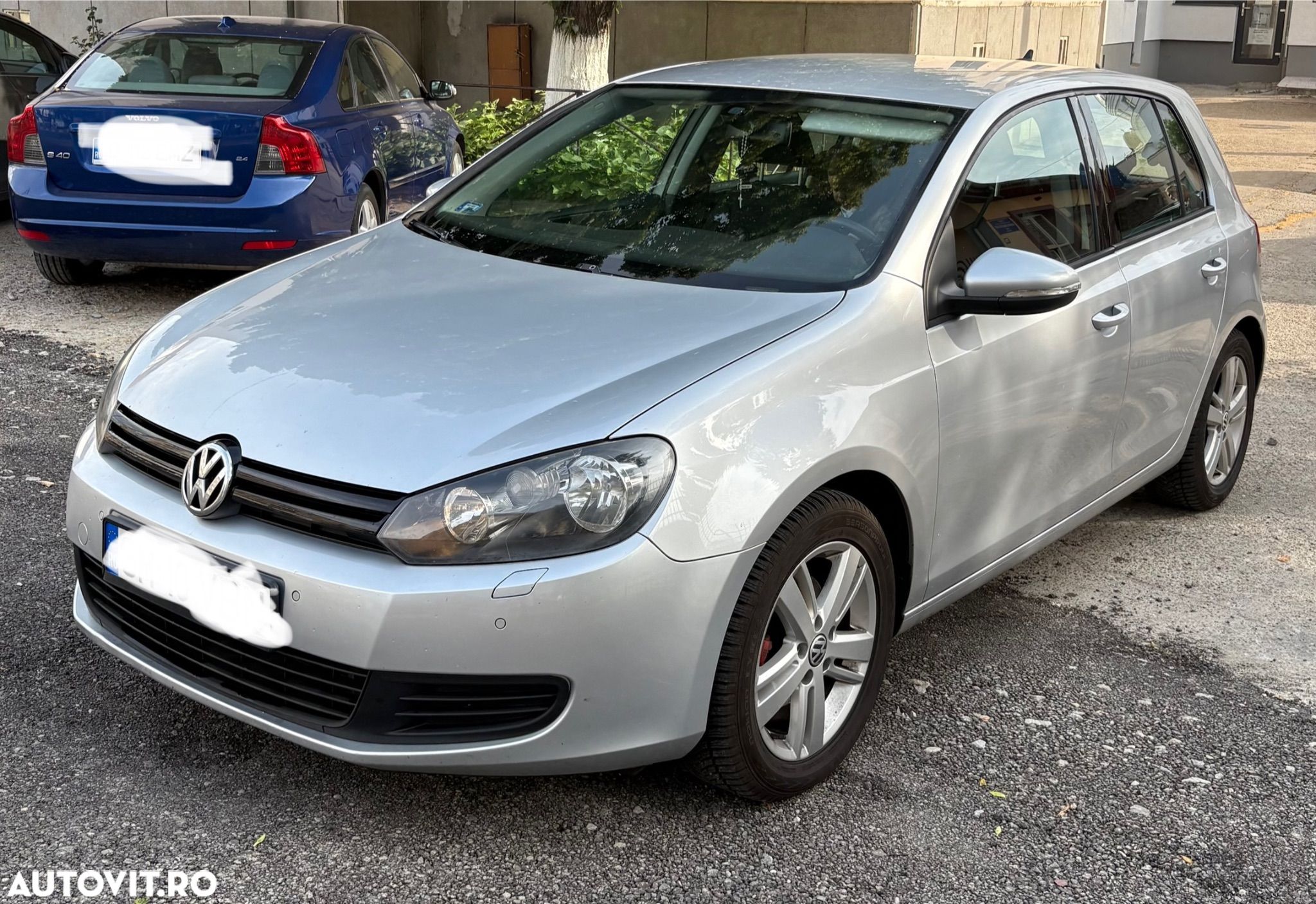 Volkswagen Golf - 1