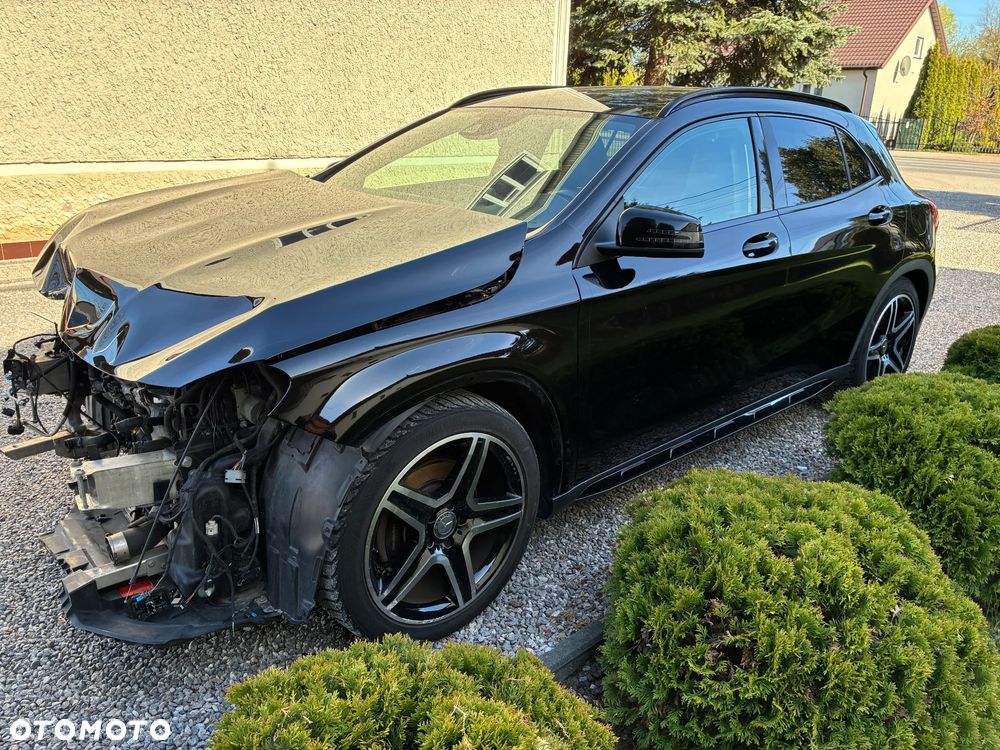 Mercedes-Benz GLA 220 d 4Matic 7G-DCT AMG Line - 8