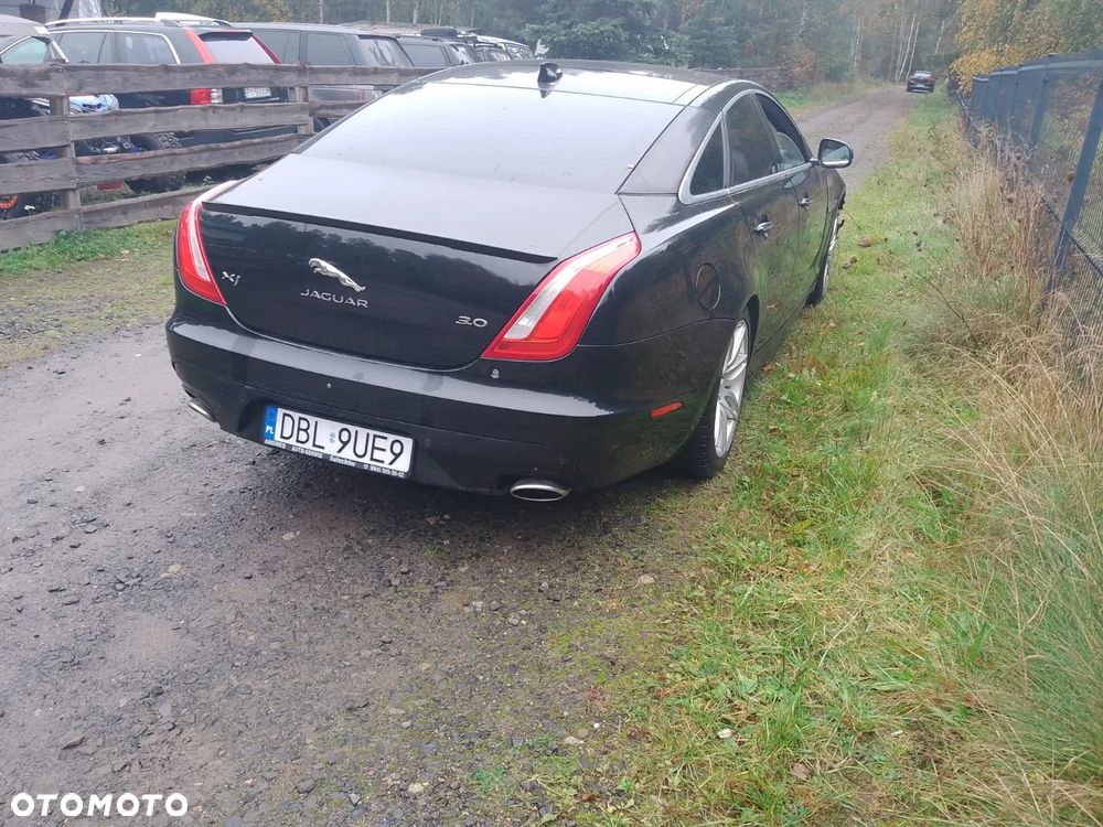 Jaguar XJ 3.0 T AWD R-Sport - 4