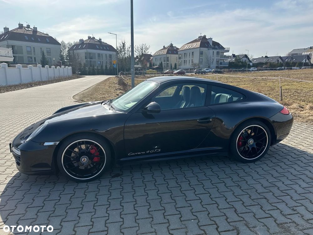 Porsche 911 Carrera 4 GTS PDK - 17