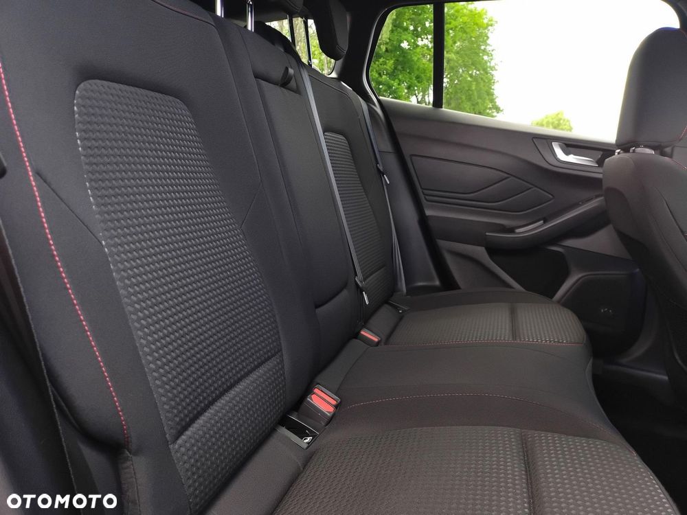 Ford Focus - 28