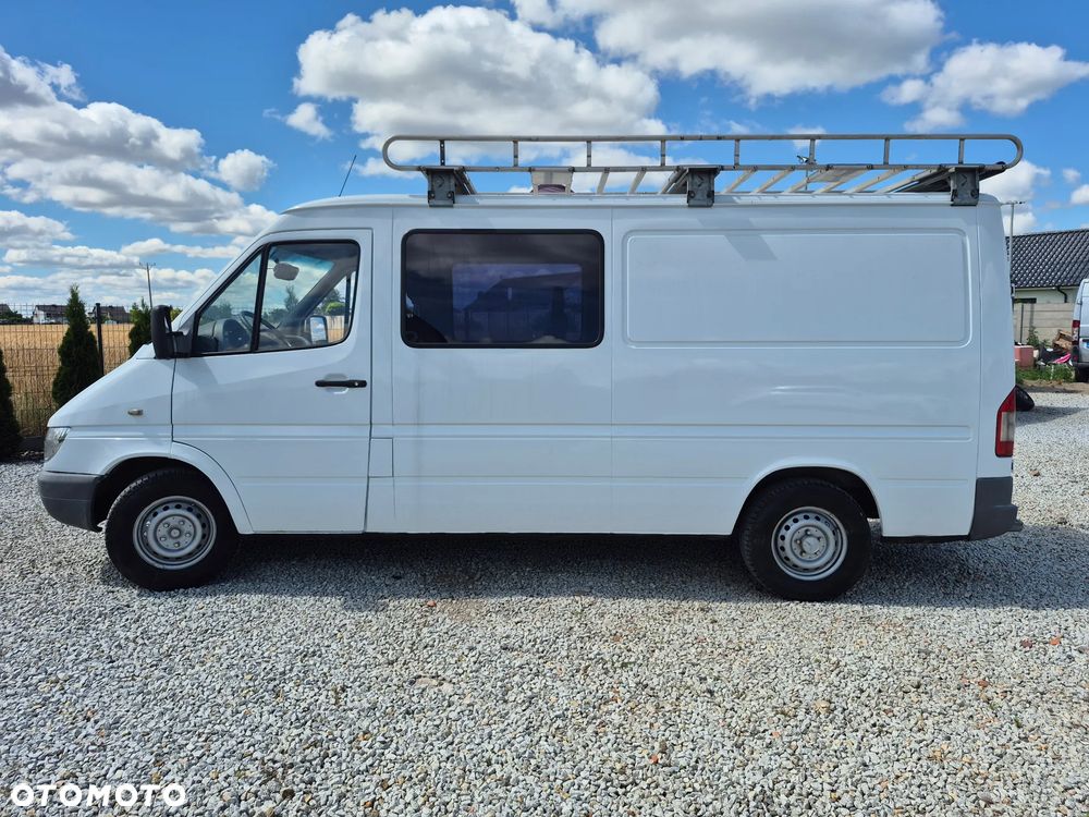 Mercedes-Benz Sprinter - 11