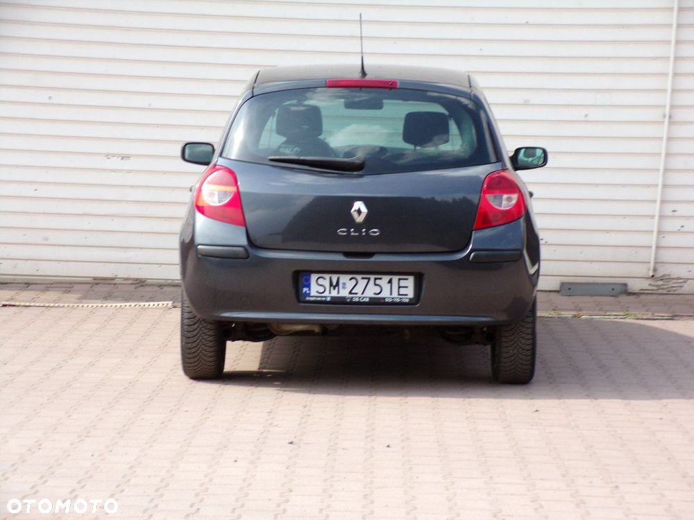 Renault Clio - 16